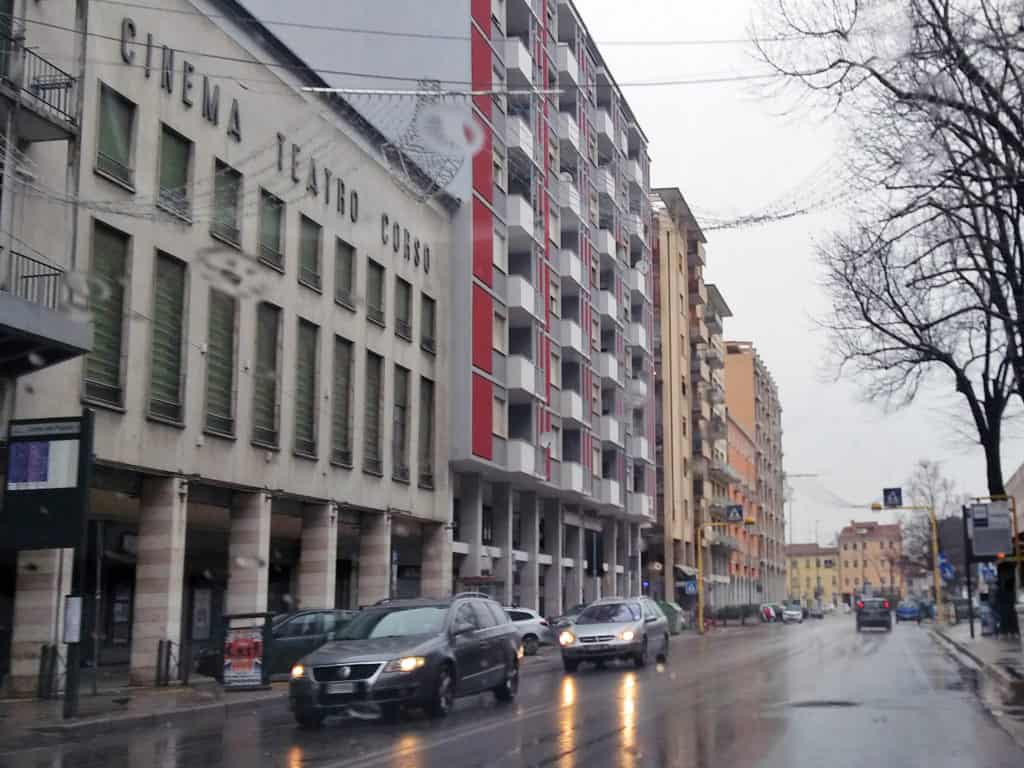 Остановка автобуса ATVO в Местре у театра Корсо