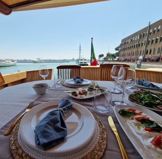 Lunch yacht Venice VivoVenetia