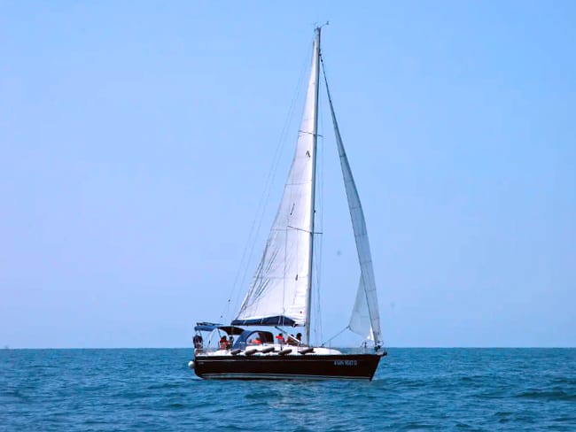 tour barca a vela. Insegnamento di navigazione