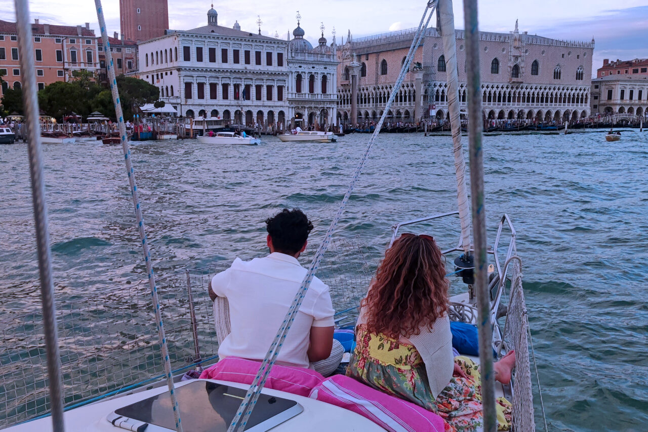 Romantica cena in barca a vela venezia