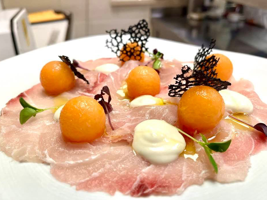 Дегустация вин и ужин. Ресторан в Венеции. Карпаччо