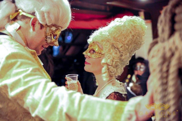 Venetian Carnival на галеоне. Венеция