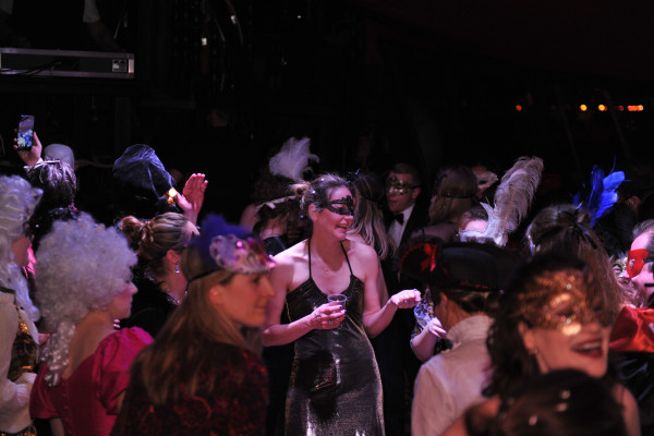 Venetian Carnival . Вечеринка на галеоне.