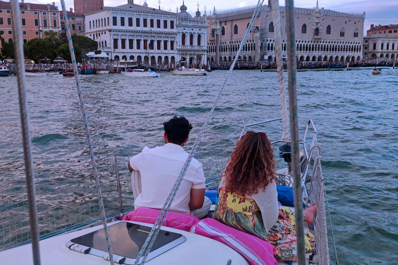 Venice Boat Ride. Романтический ужин на яхте