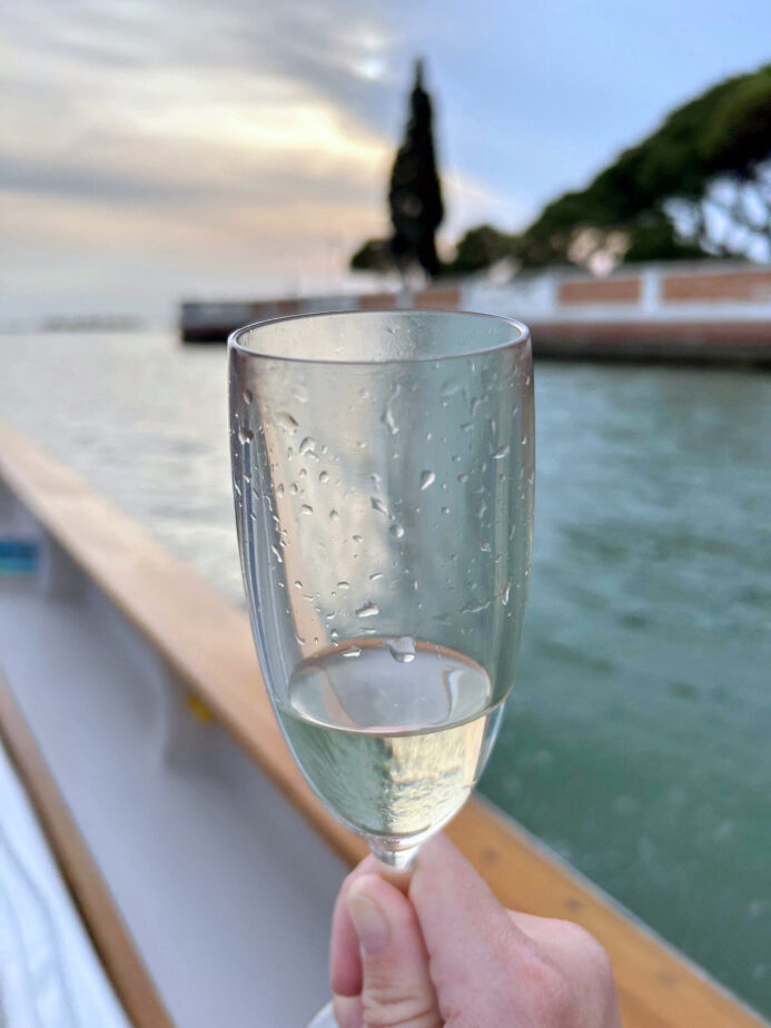 Тур на традиционной лодке из Венеции. Аперитив