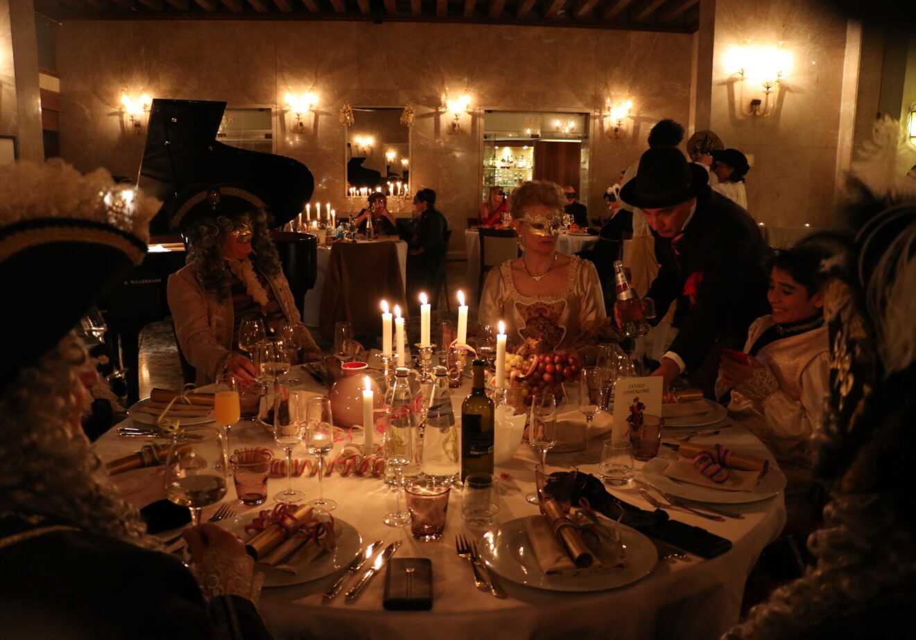 Бал маскарад Венеция hotel Gabrielli starhotels