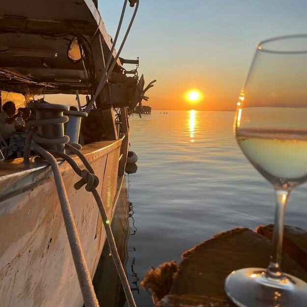Pescaturismo - cena in barca in laguna di Venezia