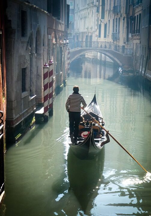 Транспорт Венеция. Гондола