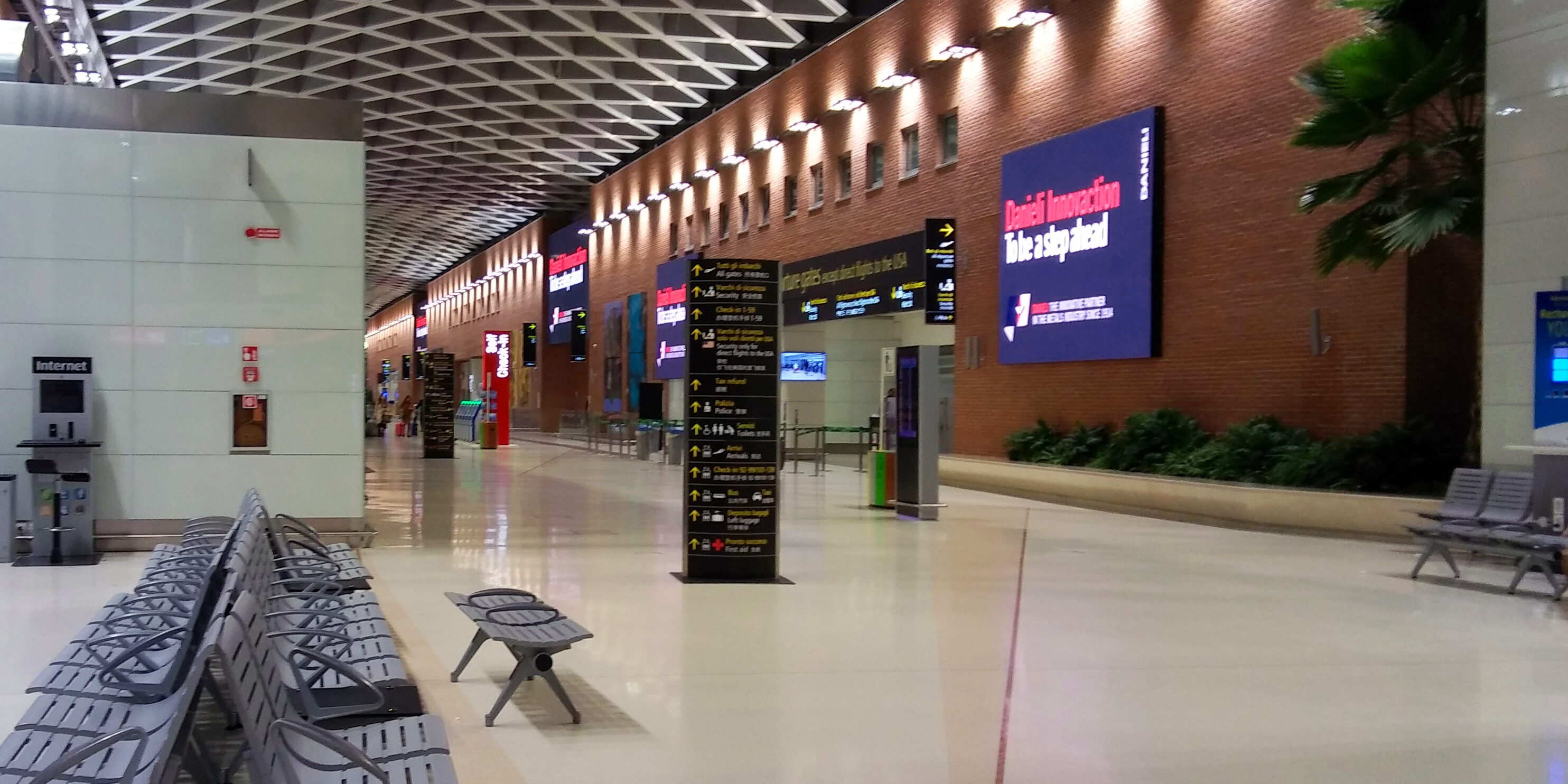 Венеция аэропорт Марко Поло. Второй этаж