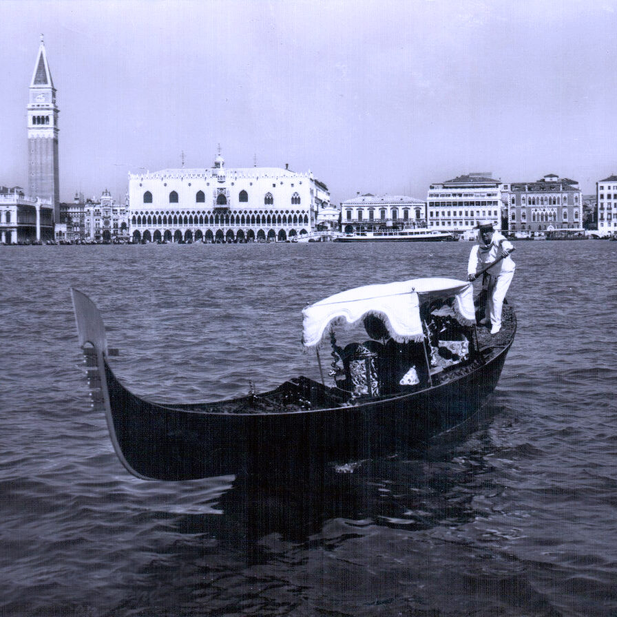 Фото гондольера в Венеции 50е года