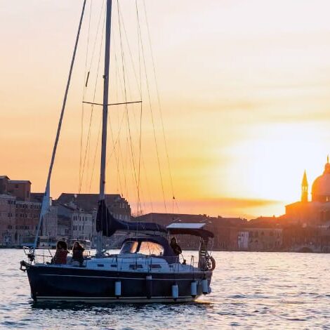 Tour serale aperitivo in barca a vela Venezia
